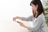 あなたはまだ現金払い？モバイル決済の仕組み、理解していますか？【就活で知っておきたいIT用語】